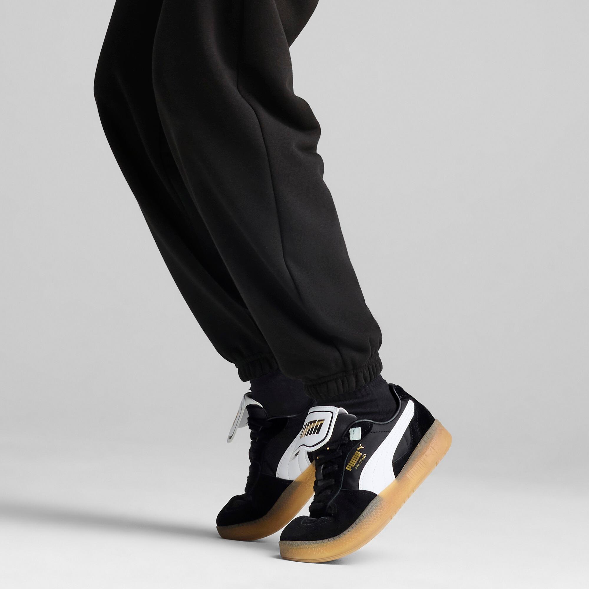 Wardrobe Essentials Women's Relaxed Sweatpants Product Image