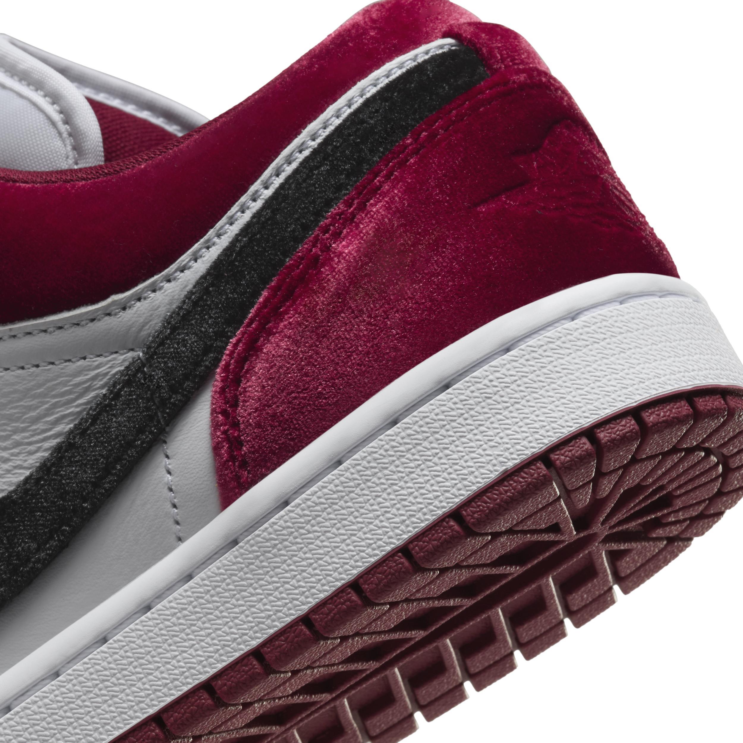 Jordan Womens Air 1 Low SE Casual Shoes Product Image