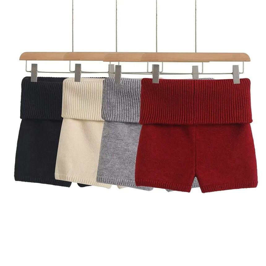 Mid Rise Plain Knit Shorts Product Image