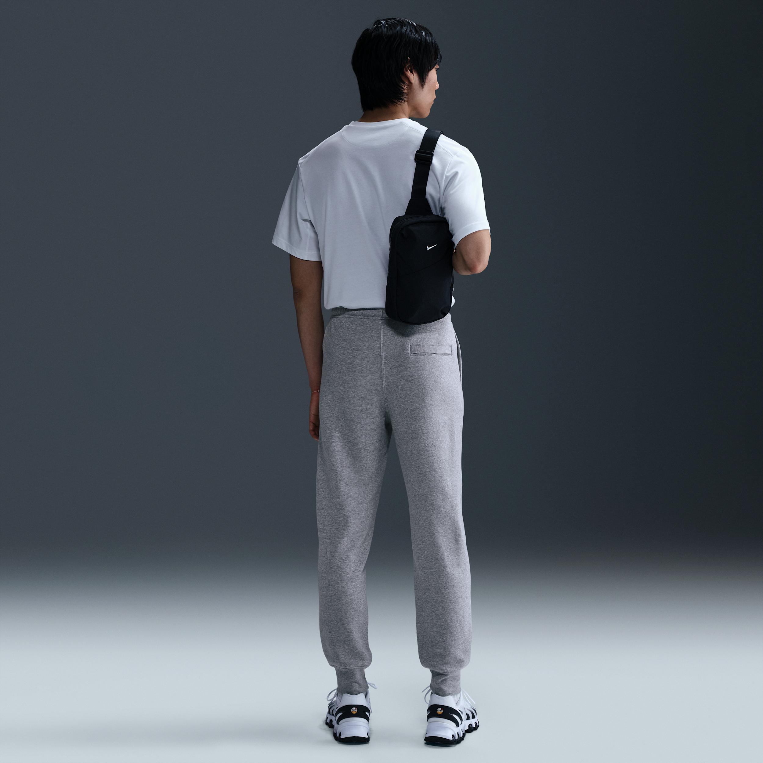 Nike Men's Club Jogger Pants Product Image