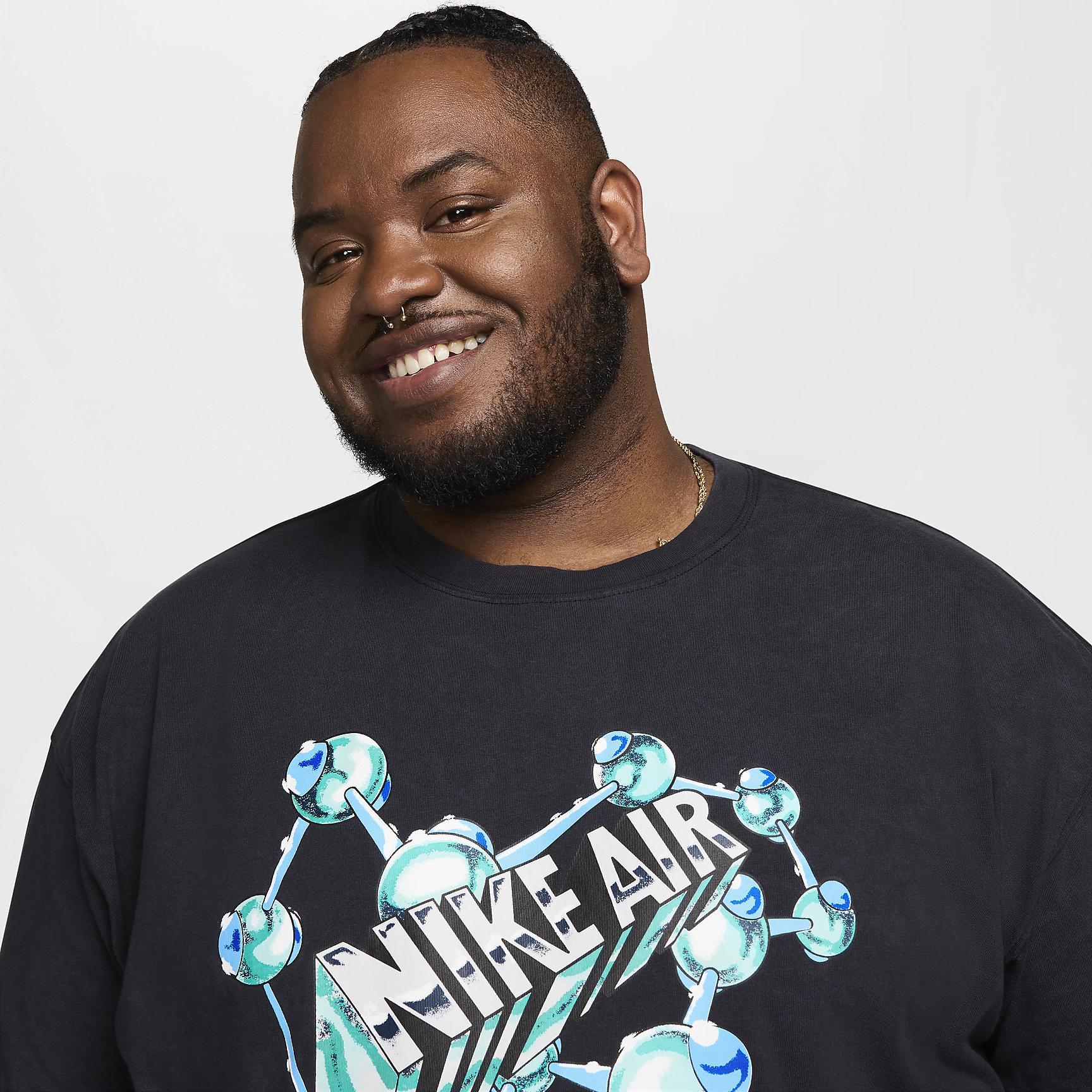 Nike Sportswear Men's T-Shirt Product Image