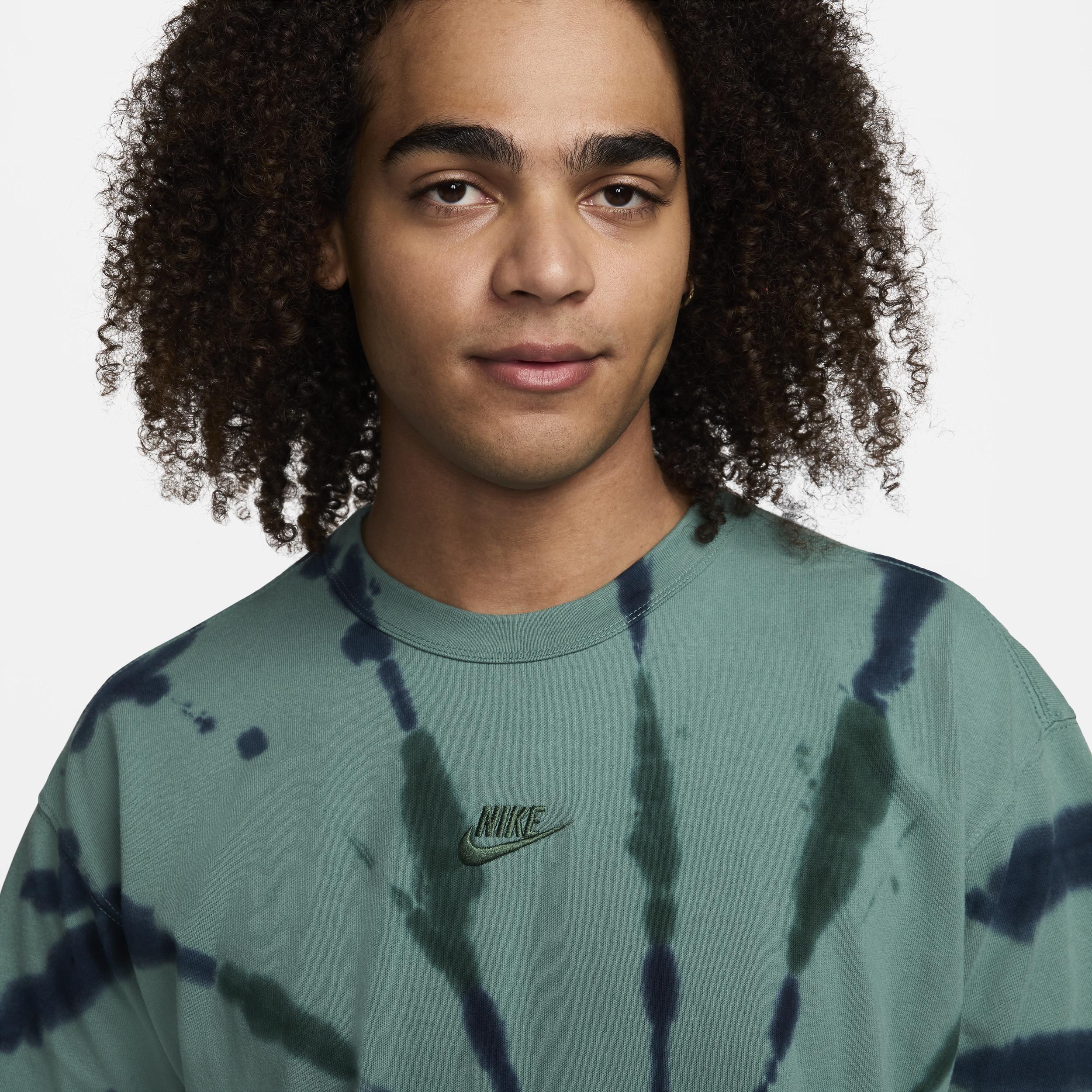 Nike Sportswear Premium Essentials Men's Max90 T-Shirt Product Image