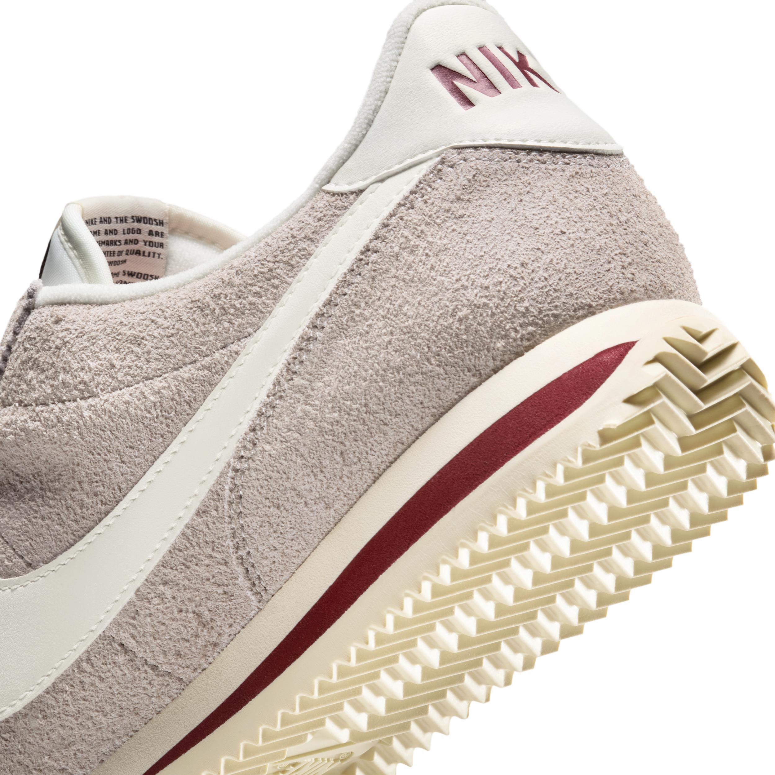 Nike Cortez SE Suede Men's Shoes Product Image