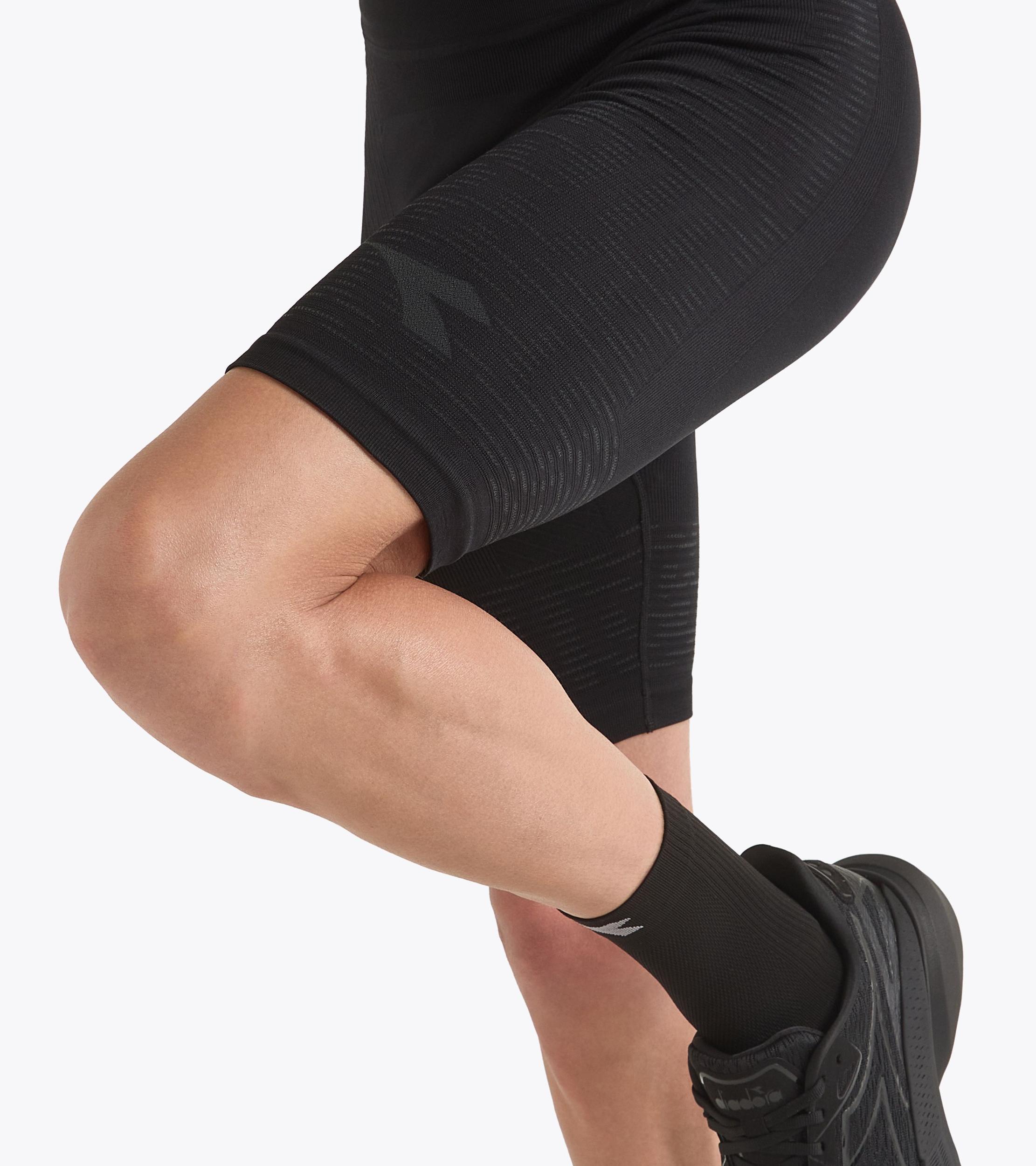 STRATOUNO HALF-TIGHT Product Image