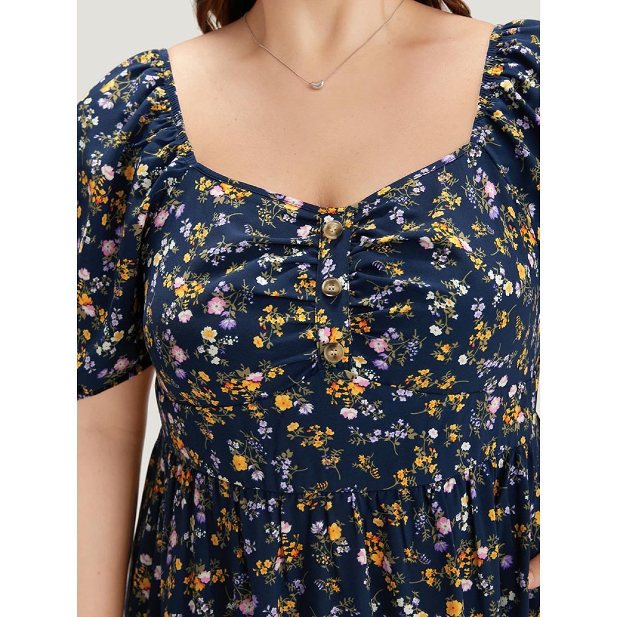 Plus Size Ditsy Floral Ruched Square Neck Puff Sleeve Dress Navy Women Office Elastic cuffs Square Neck Short sleeve Curvy Midi Dress BloomChic 26/4X Product Image