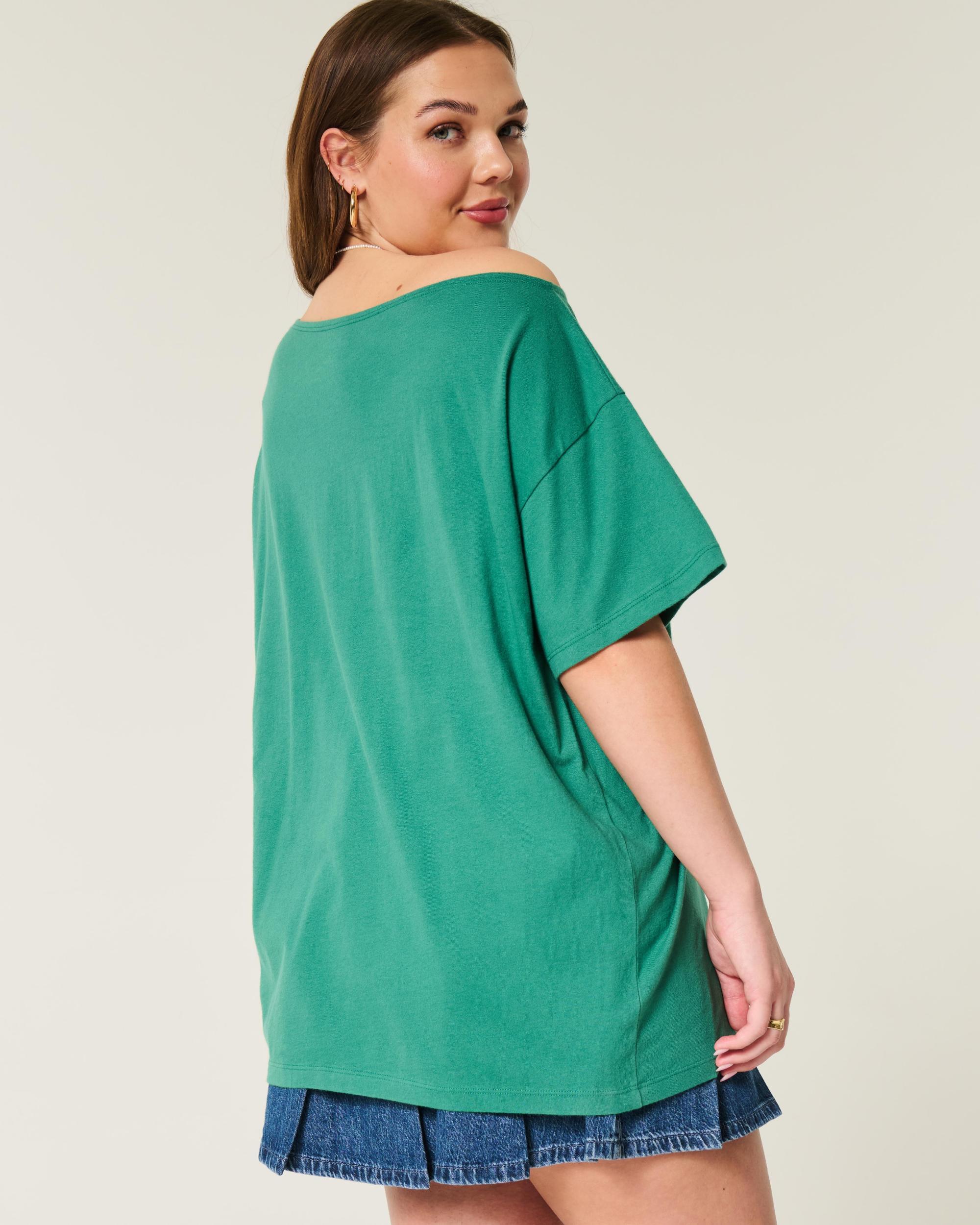 Oversized Off-the-Shoulder Chicago Graphic Tee Product Image