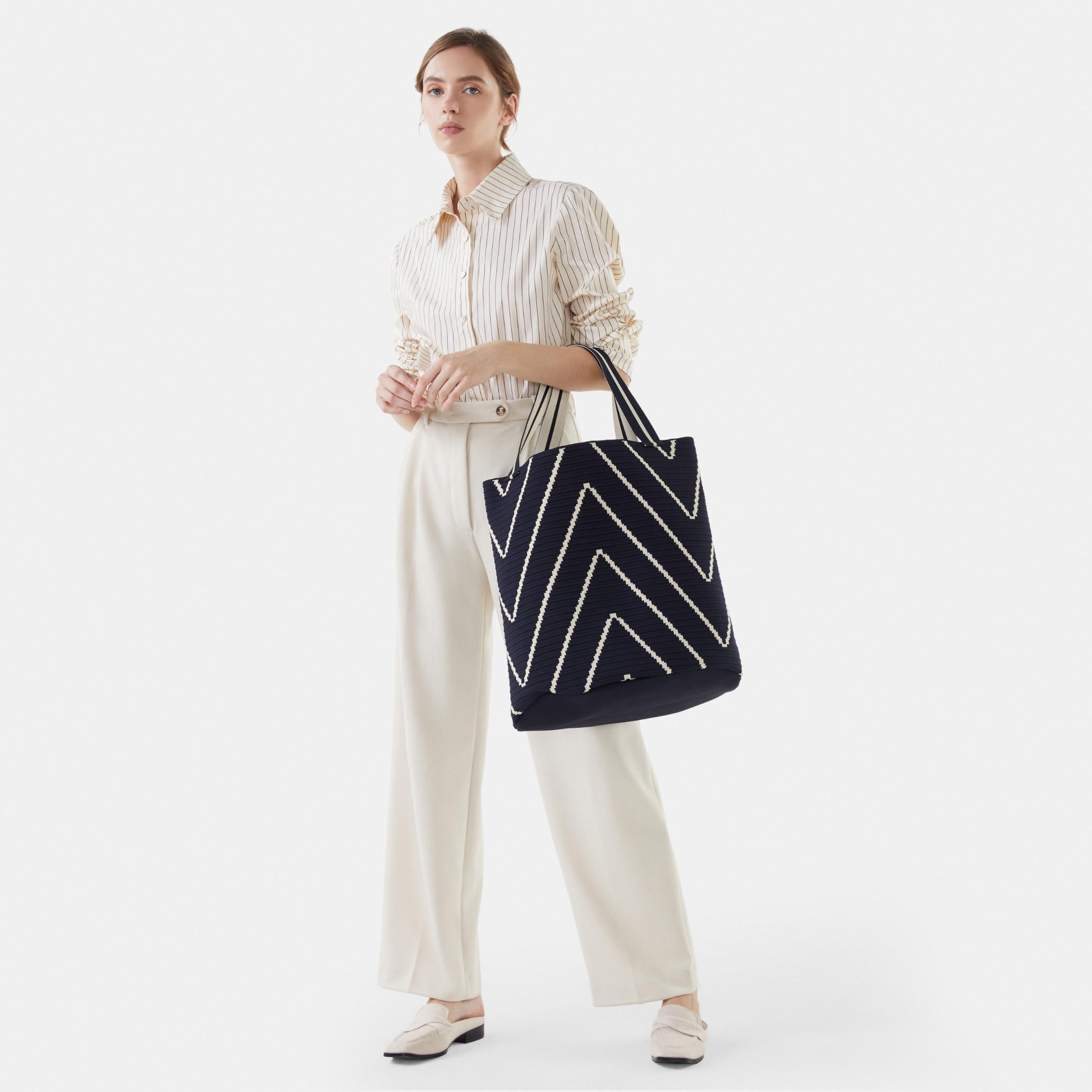 The Bucket Bag (Colette) Product Image