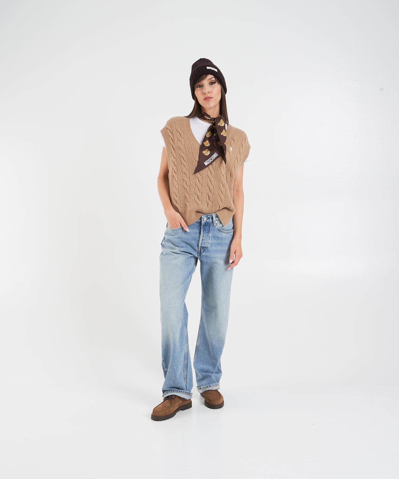 Pullover with cable knit pattern Product Image