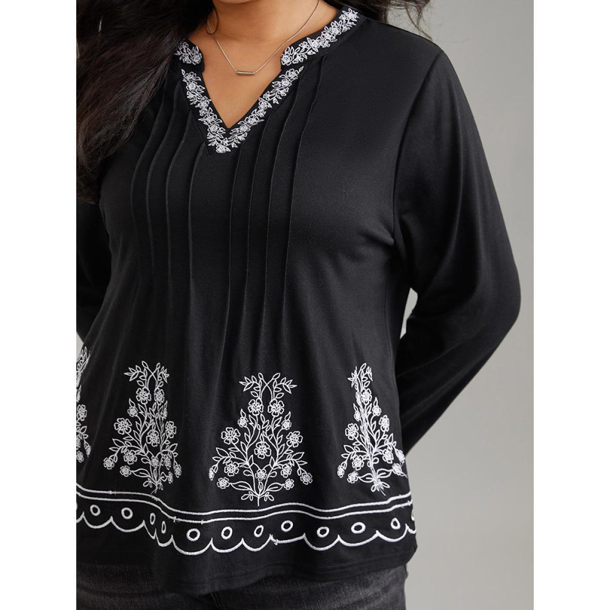 Plus Size Floral Embroidered Notched Pleated T-shirt Black Women Elegant Contrast Silhouette Floral Print Notched collar Dailywear T-shirts BloomChic 28/5X Product Image
