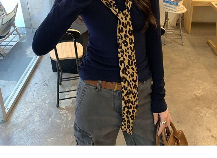 Long-Sleeve V-Neck Plain T-Shirt Product Image