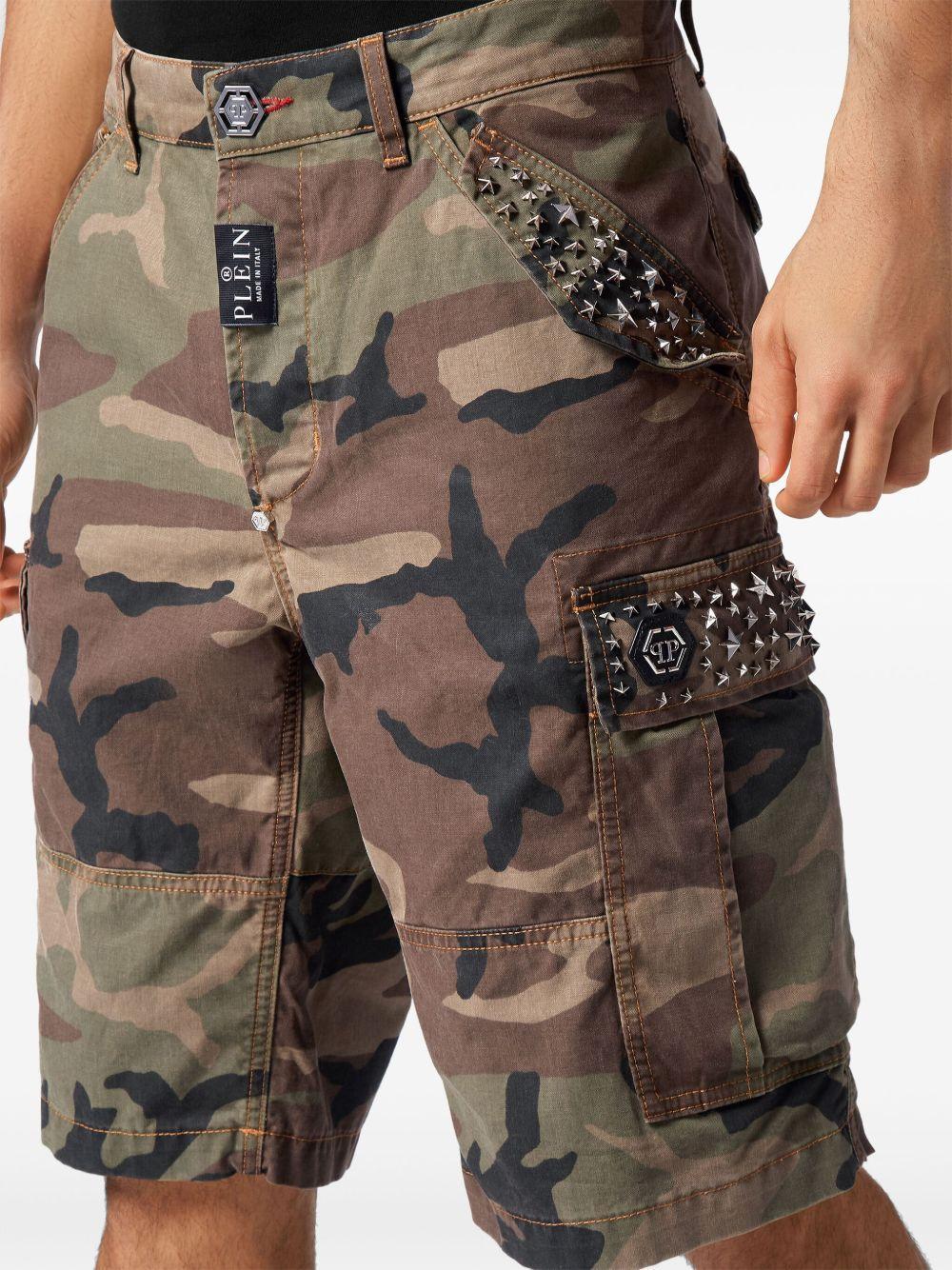stud-embellished cargo shorts Product Image