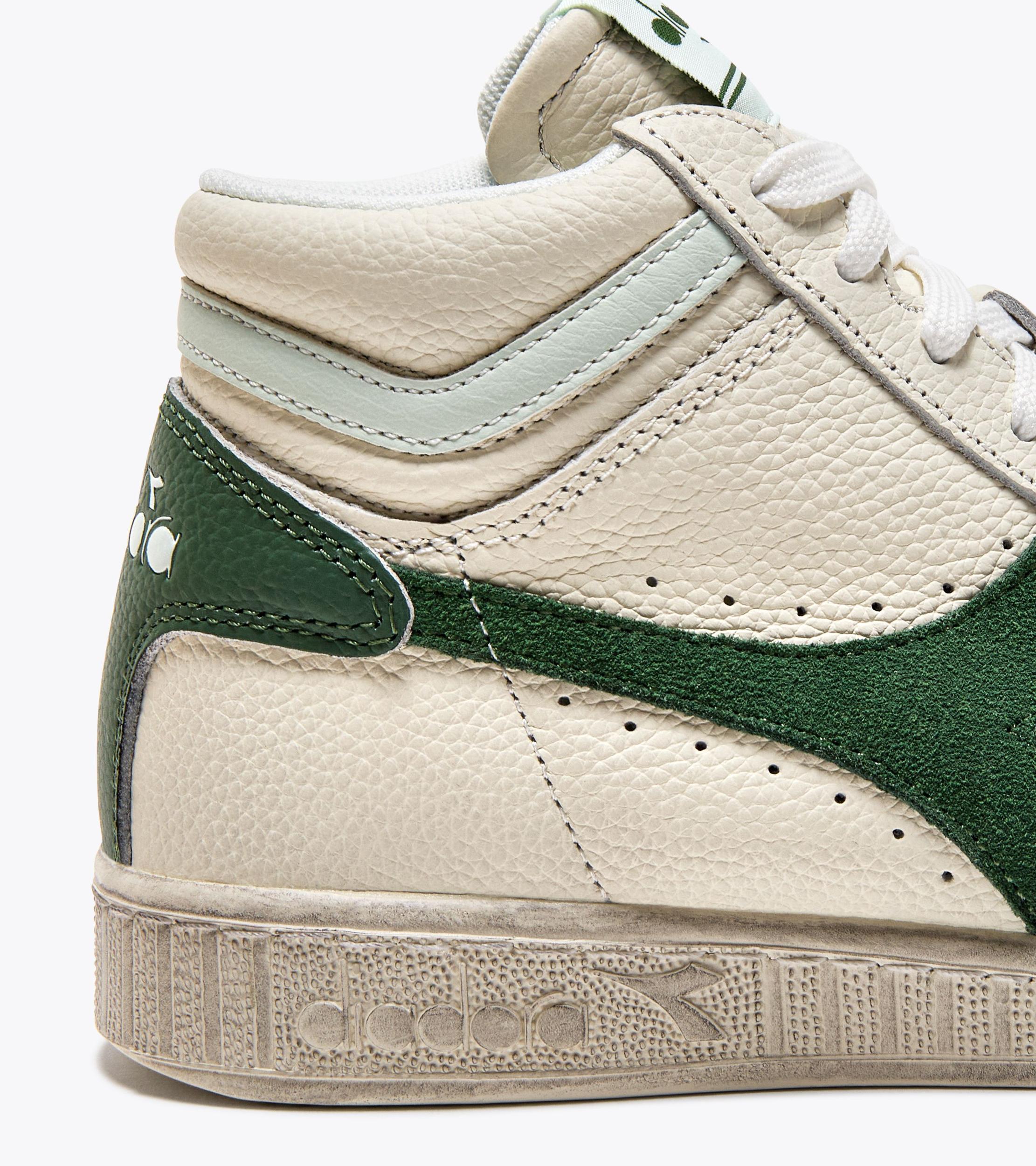 GAME L HIGH WAXED SUEDE POP Product Image