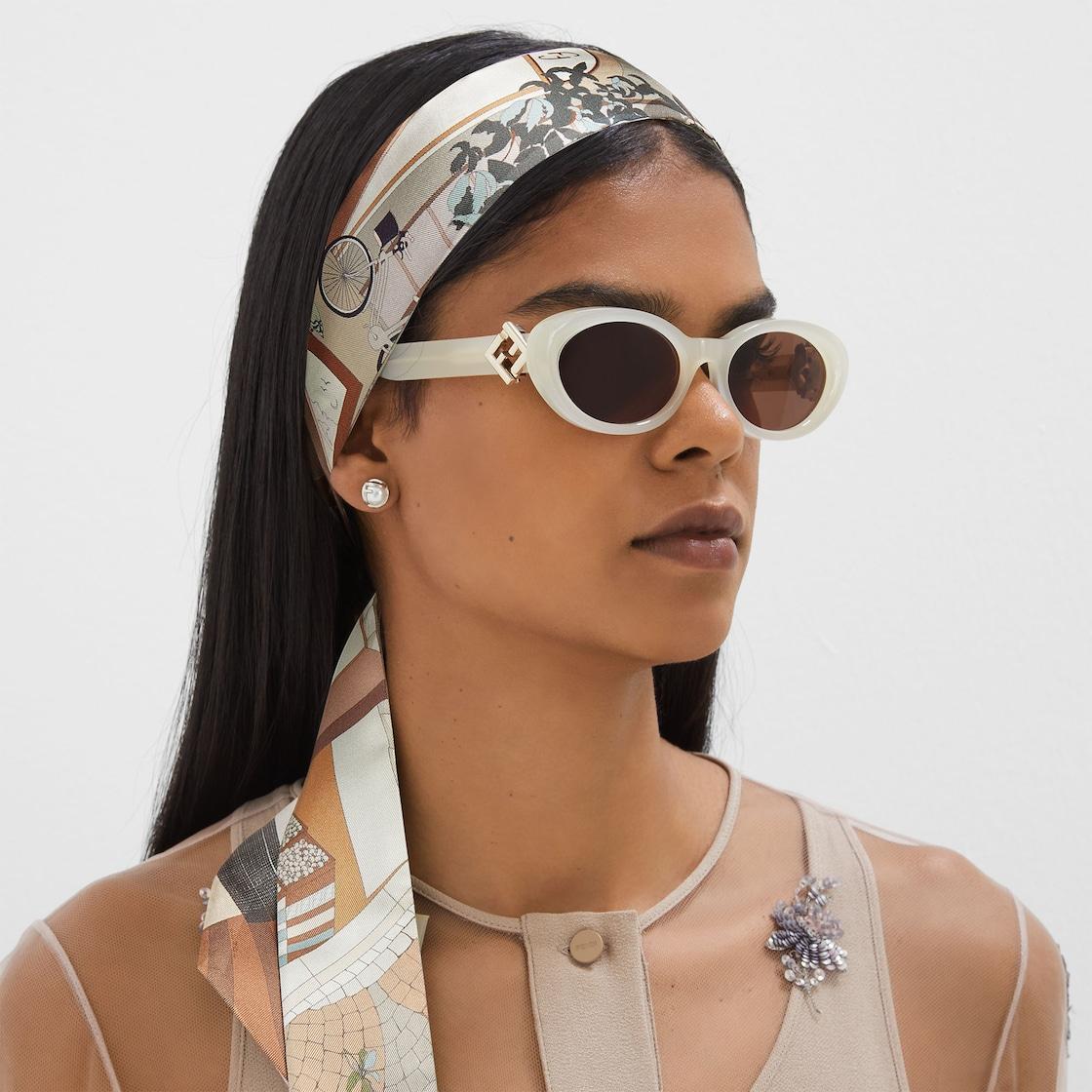 FF DiamondsWhite acetate sunglasses Product Image