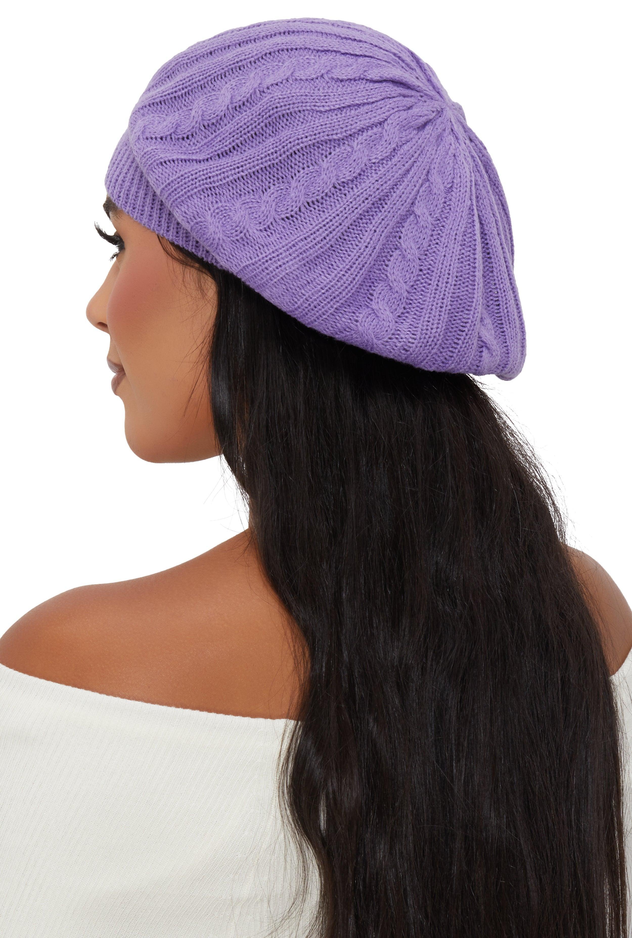 Womens Solid Cable Knit Beret Product Image