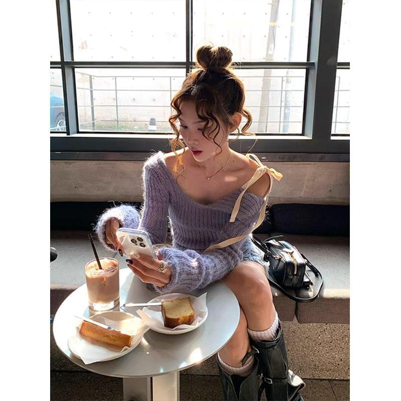 Long-Sleeve Cold Shoulder Plain Asymmetrical Slim Fit Knit Top Product Image