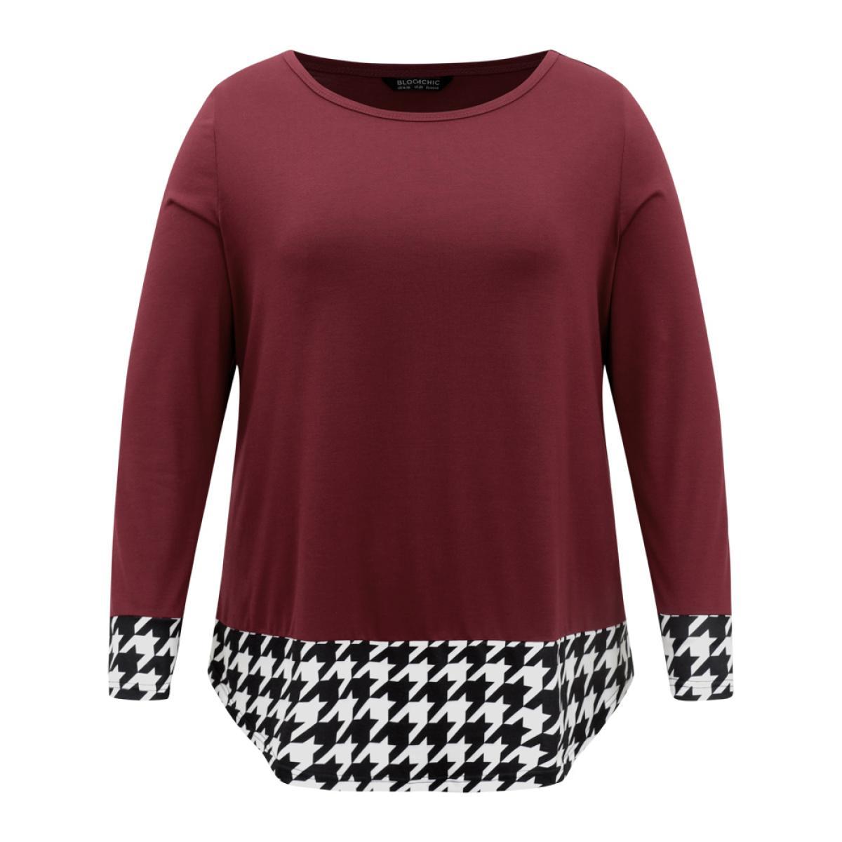 Plus Size Houndstooth Patchwork Contrast Arc Hem T-shirt Burgundy Women Casual Contrast Houndstooth Round Neck Dailywear T-shirts BloomChic 26/4X Product Image