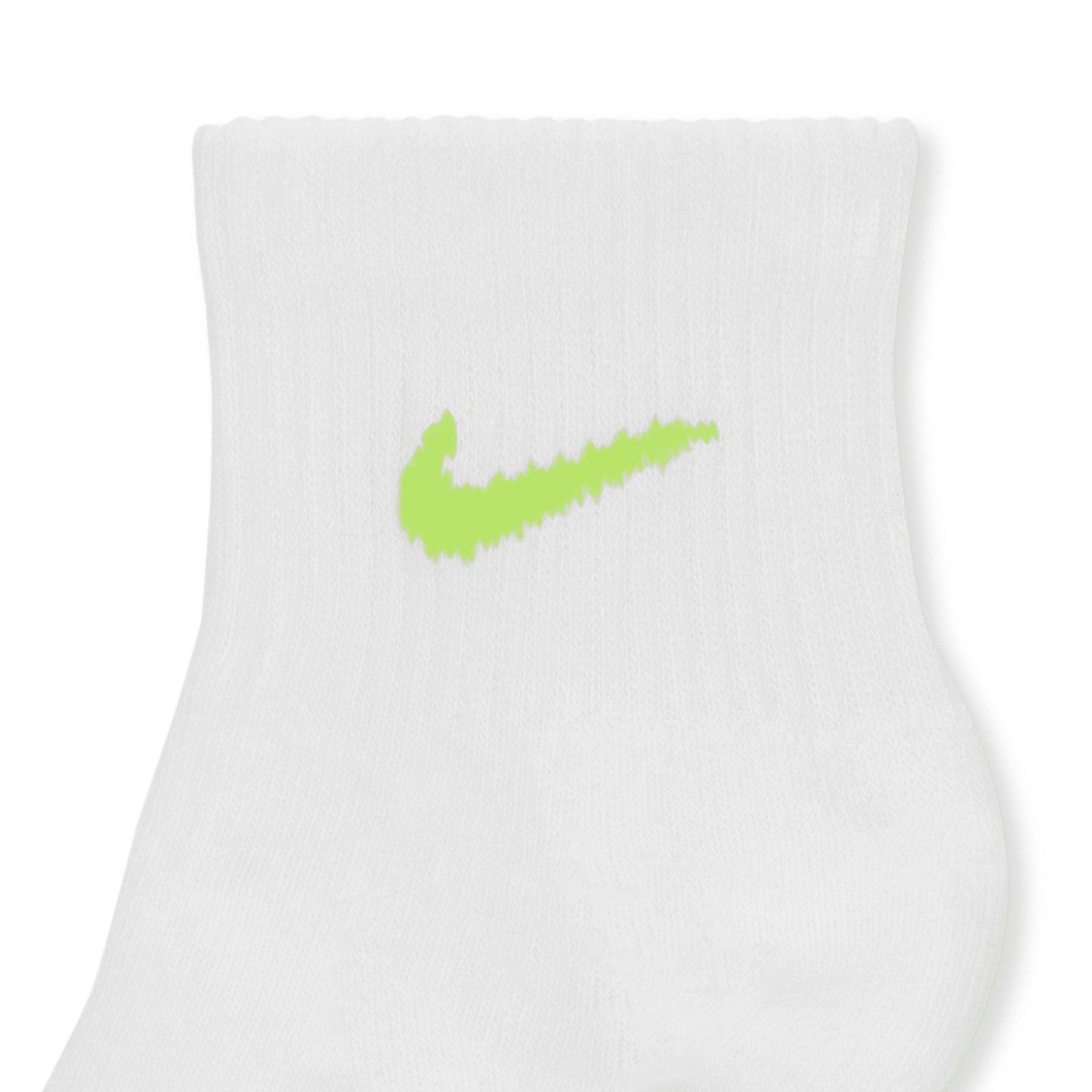 Nike Men's Everyday Plus Cushioned Training Ankle Socks (6 Pairs) Product Image