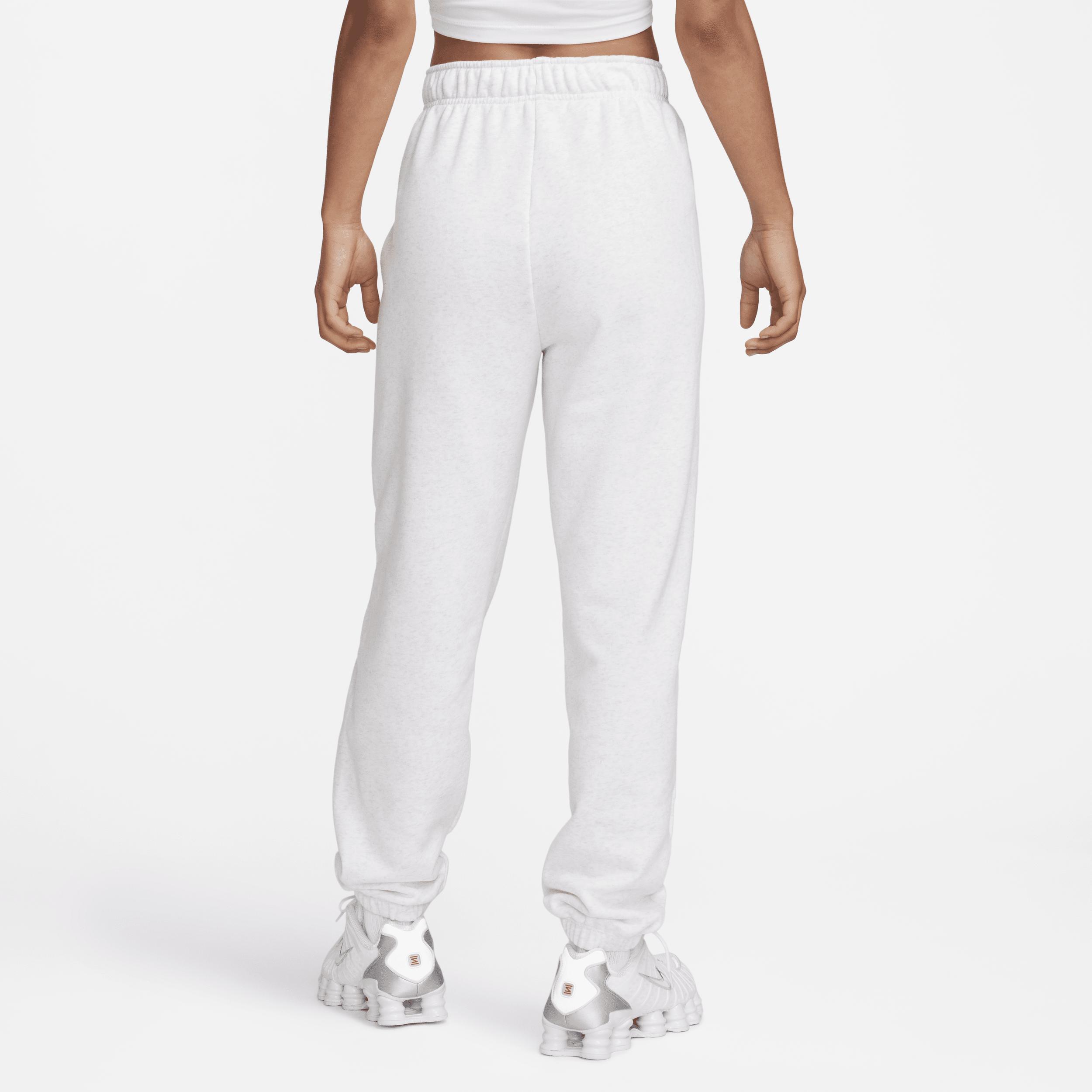 Nike Sportswear Club Fleece Women's Oversized Mid-Rise Sweatpants Product Image
