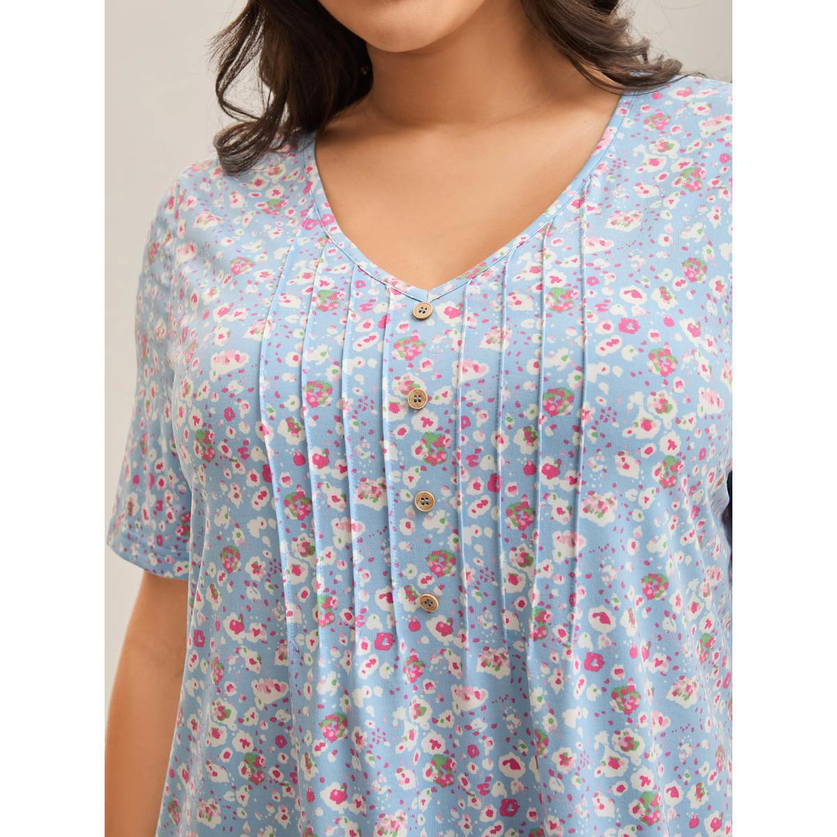 Plus Size Floral Print Plicated Detail T-Shirt LightBlue Women Casual Tucked seam Natural Flowers V-neck Everyday-Casual T-shirts BloomChic 30/6X Product Image