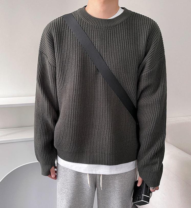 RT No. 6157 KNITTED PULLOVER ROUND NECK SWEATER Product Image
