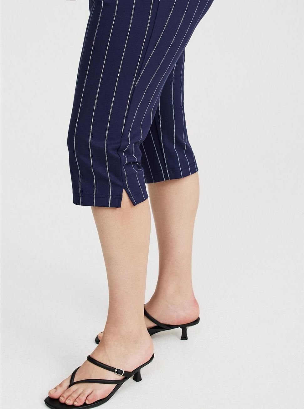 Pull-On High-Rise Capri Pant Product Image