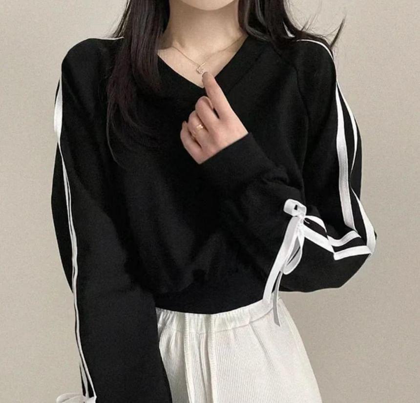 V-Neck Bow Accent Striped Trim Crop Sweatshirt Product Image