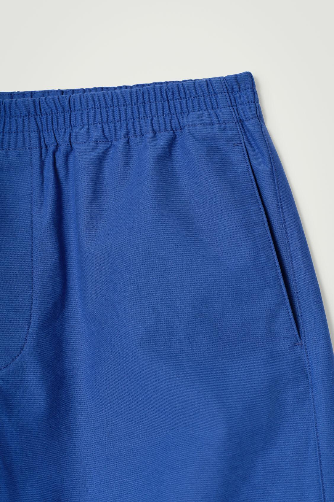ELASTICATED COTTON SHORTS Product Image