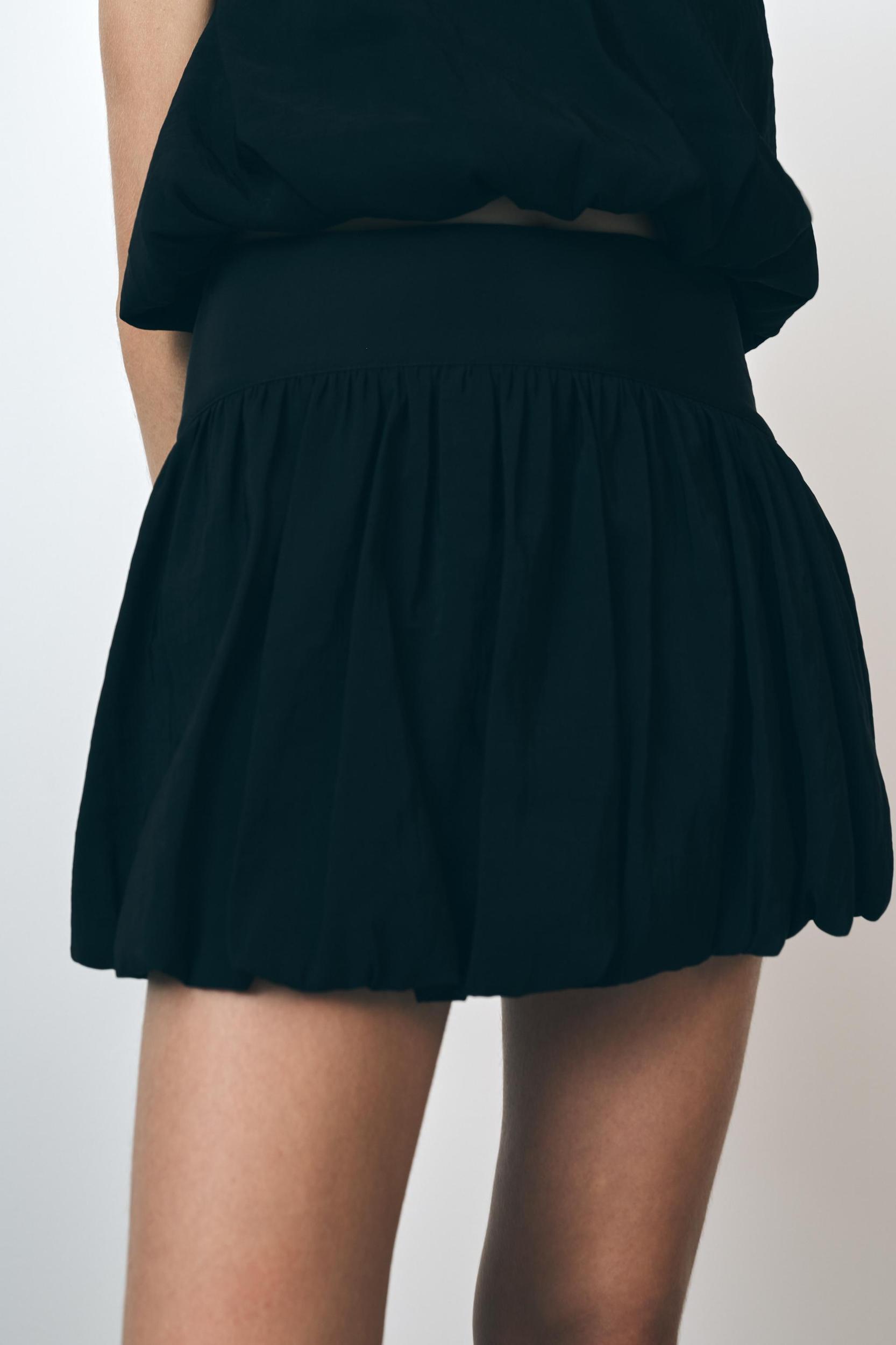 BALLOON SKORT Product Image