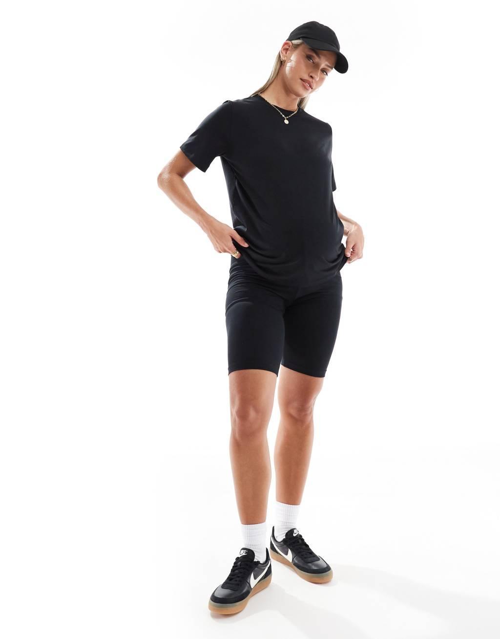 Mamalicious Maternity t-shirt and short set in black Product Image