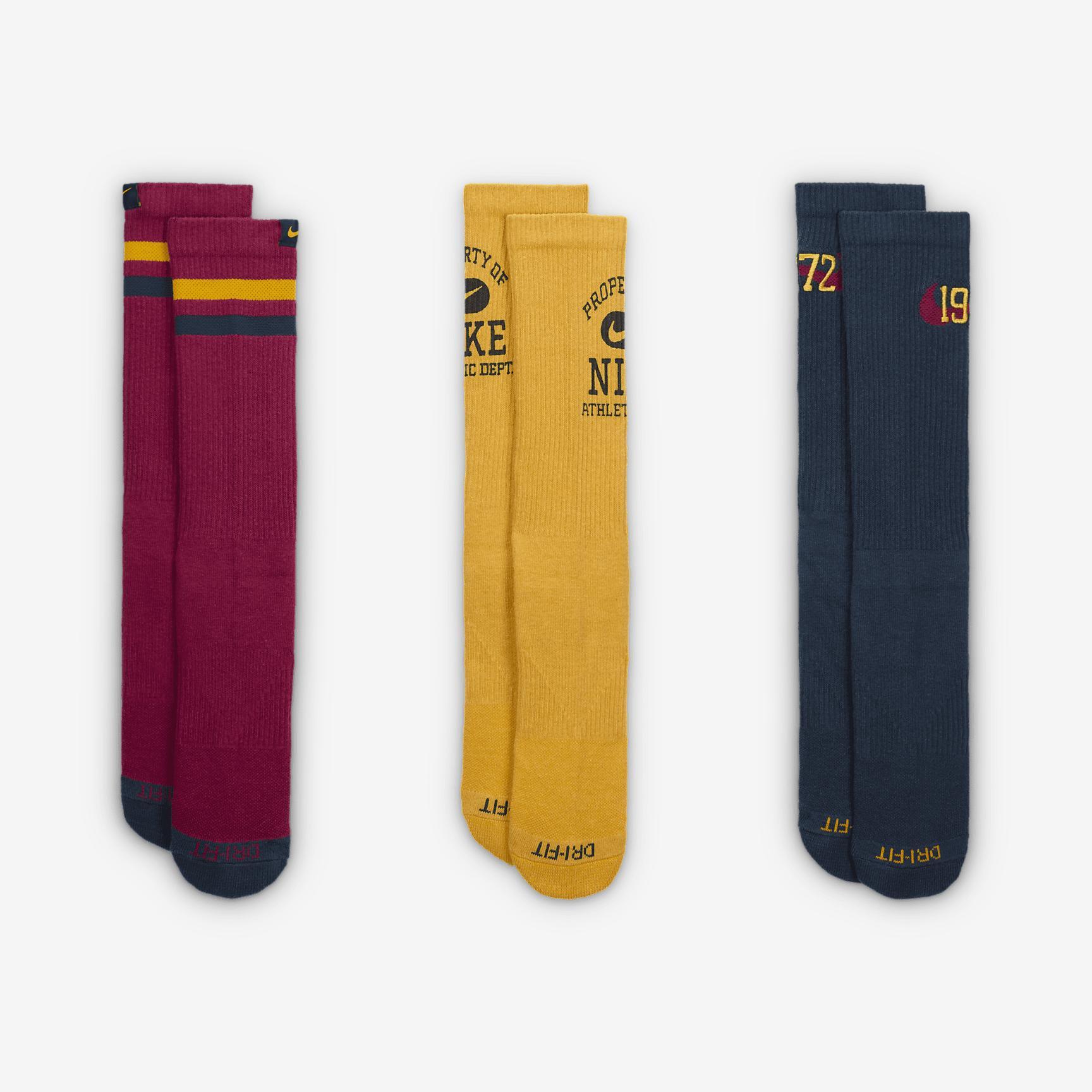 Nike Everyday Cushioned Crew Socks (3 Pairs) Product Image