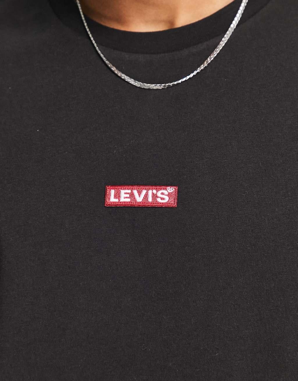 Levi's t-shirt in black with central small box tab logo Product Image