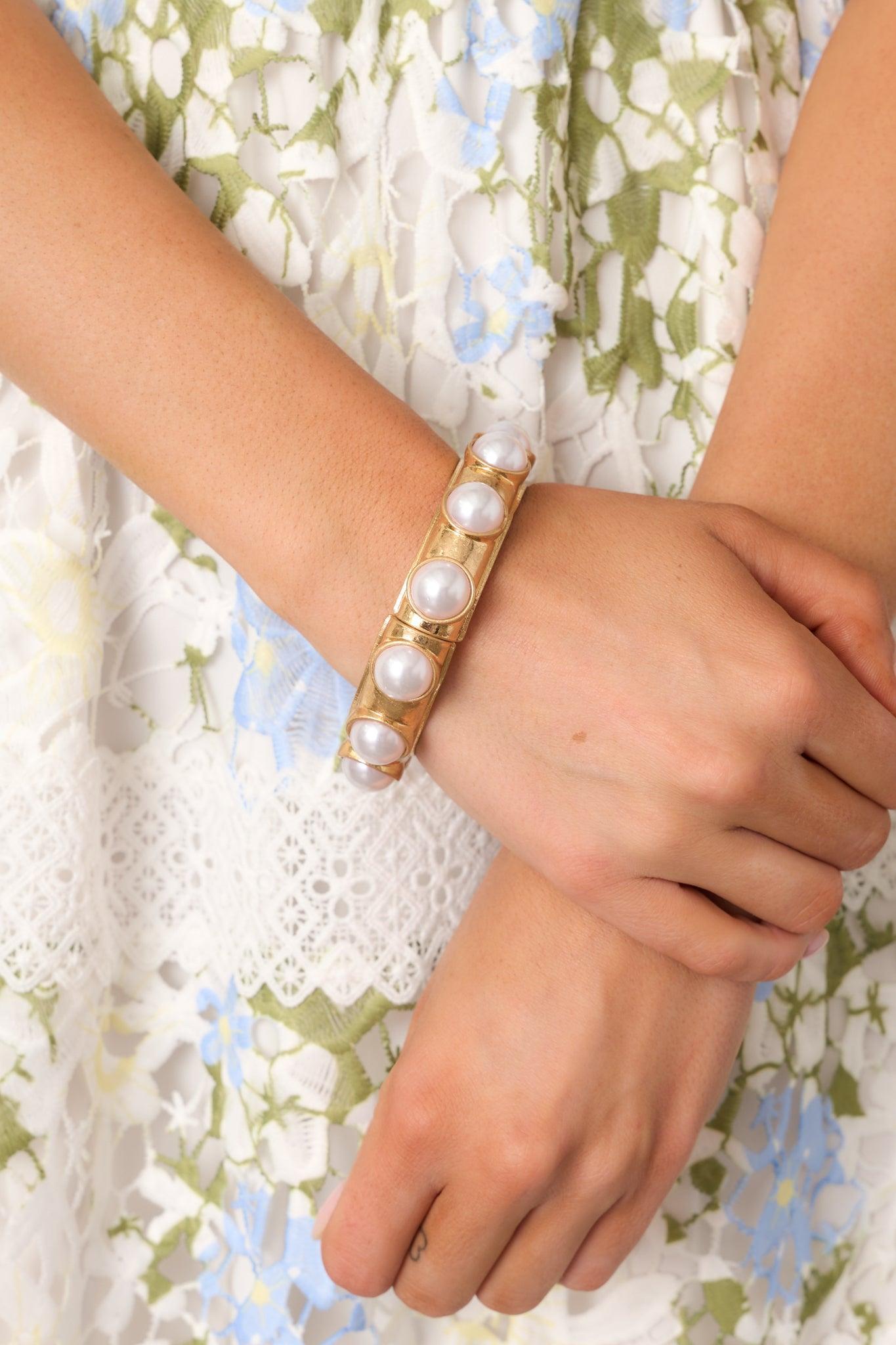 Setting The Scene Gold & Ivory Pearl Bracelet Product Image