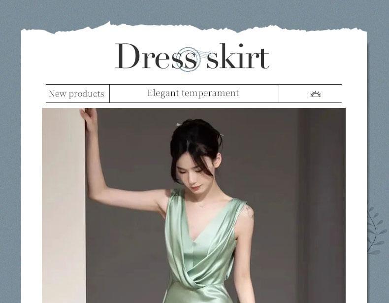 Sleeveless V-Neck Plain Open Back Satin Mermaid Evening Gown Product Image