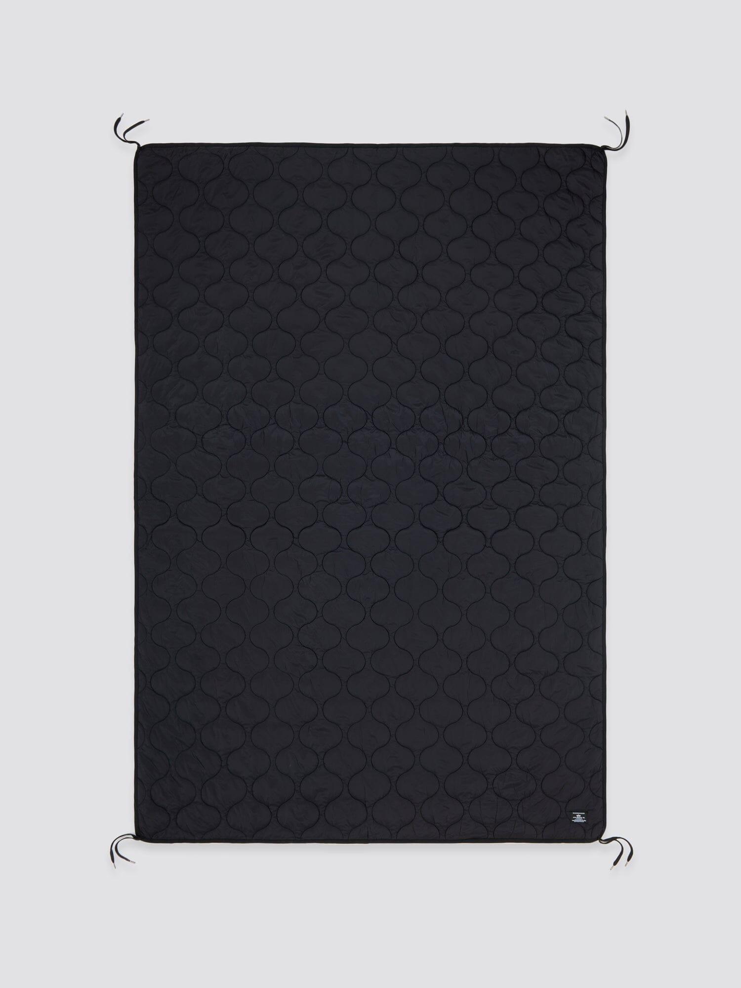 QUILTED BLANKET Unisex Product Image
