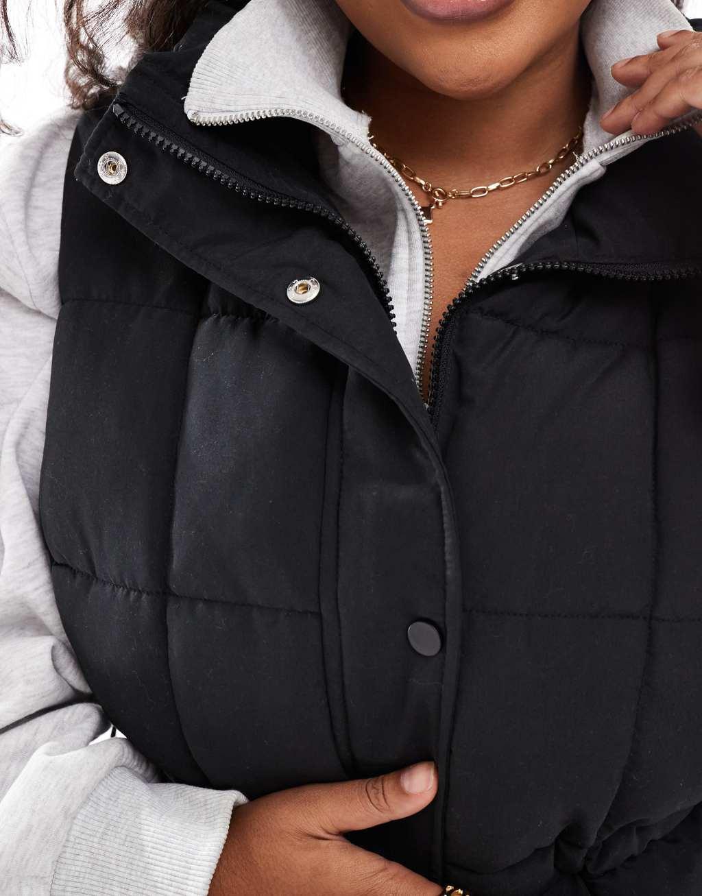 Yours quilted vest in black Product Image