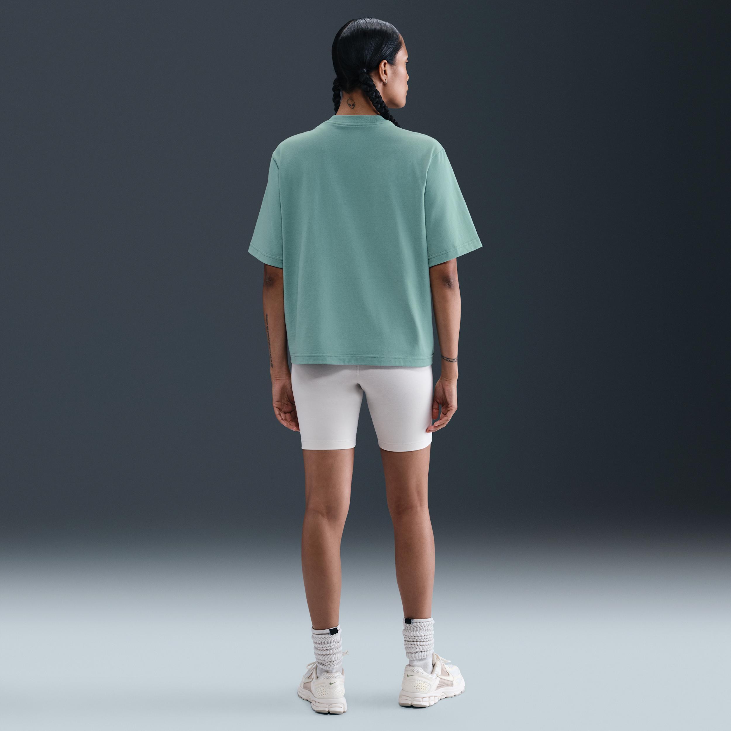 Nike Sportswear Essential Women's Boxy Graphic T-Shirt Product Image