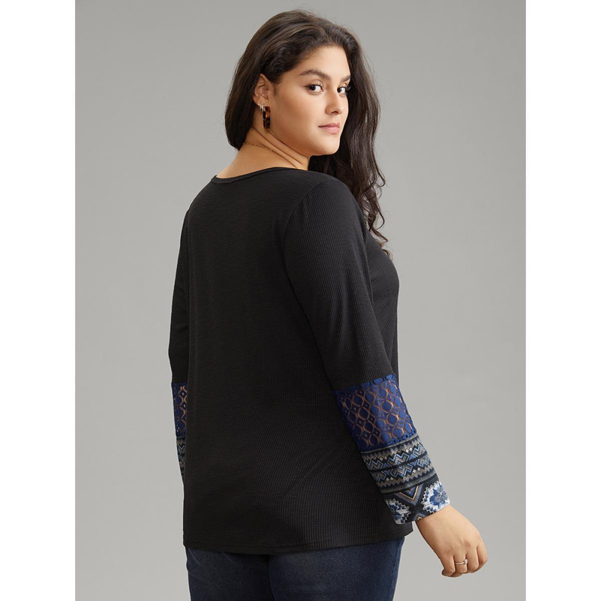 Plus Size Boho Print Texture Notched Patchwork Lace T-shirt Black Women Casual Texture Bohemian Print Notched collar Dailywear T-shirts BloomChic 28/5X Product Image