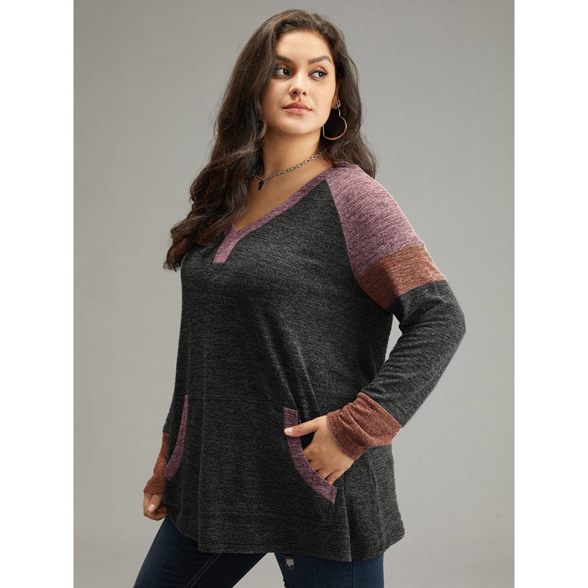 Plus Size Contrast Pocket Raglan Sleeve T-shirt DimGray Women Casual Contrast Plain V-neck Dailywear T-shirts BloomChic 18-20/2X Product Image