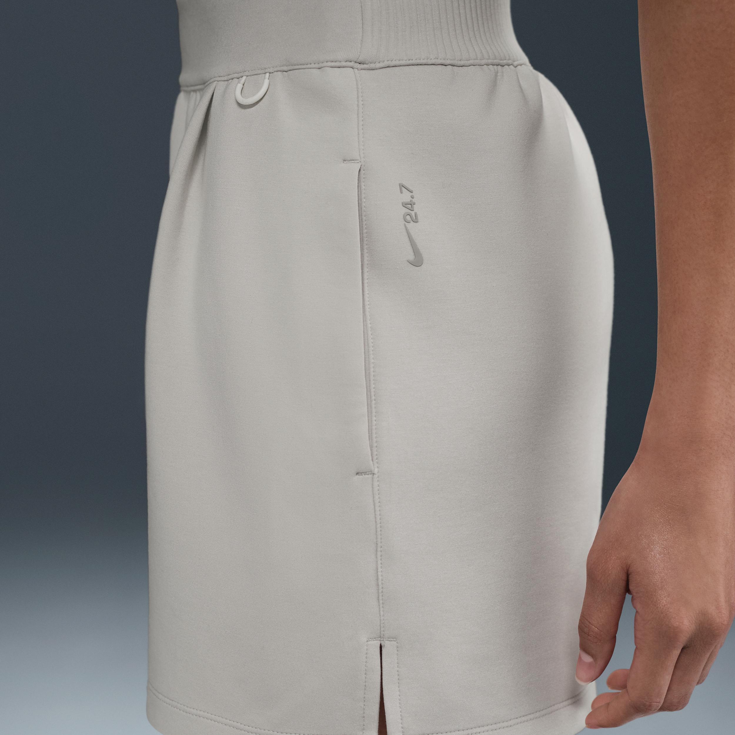 Nike Women's 24.7 ImpossiblySoft Dri-FIT Mid-Rise Loose 4" Shorts Product Image
