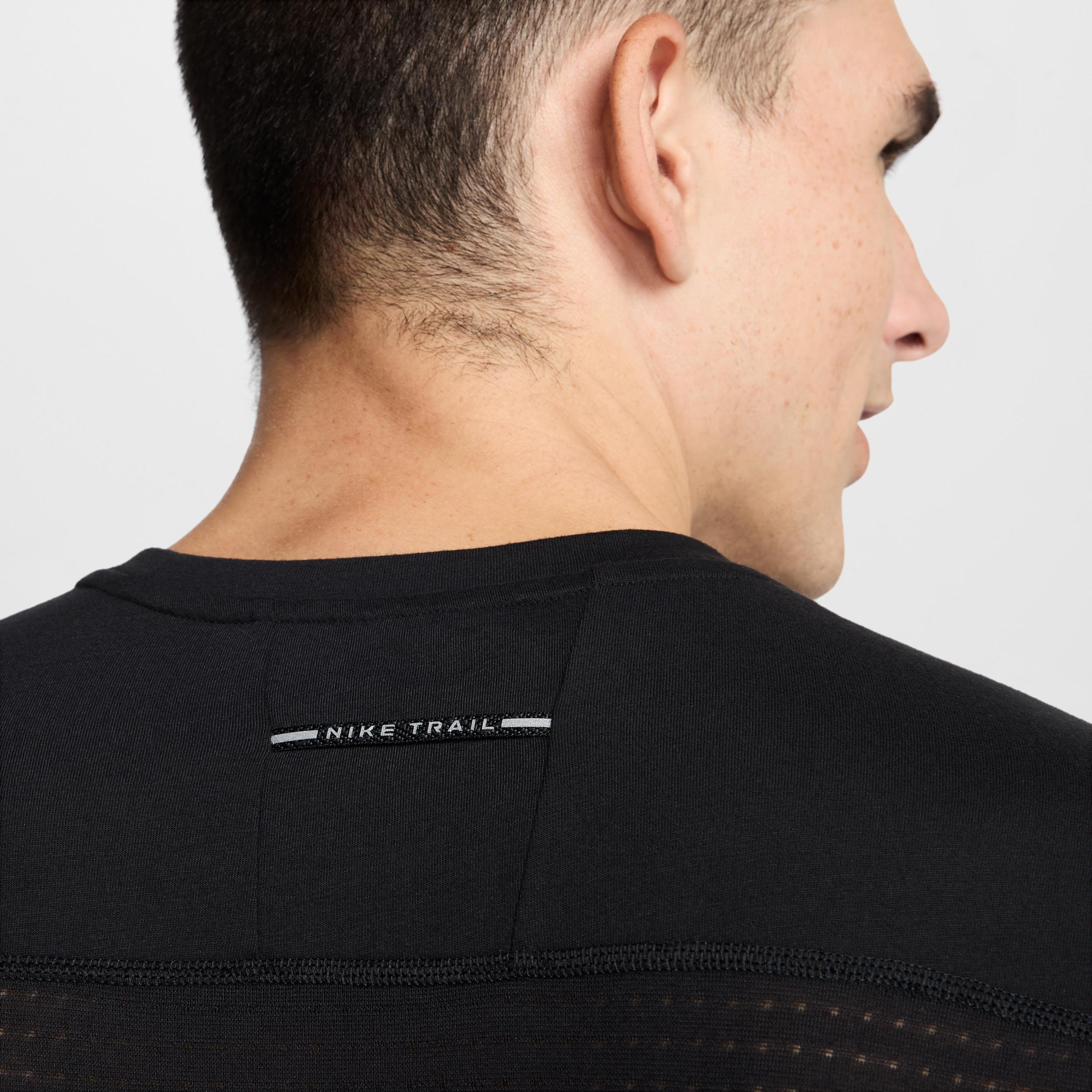 Nike Men's Solar Chase Dri-FIT ADV Short-Sleeve Running Top Product Image