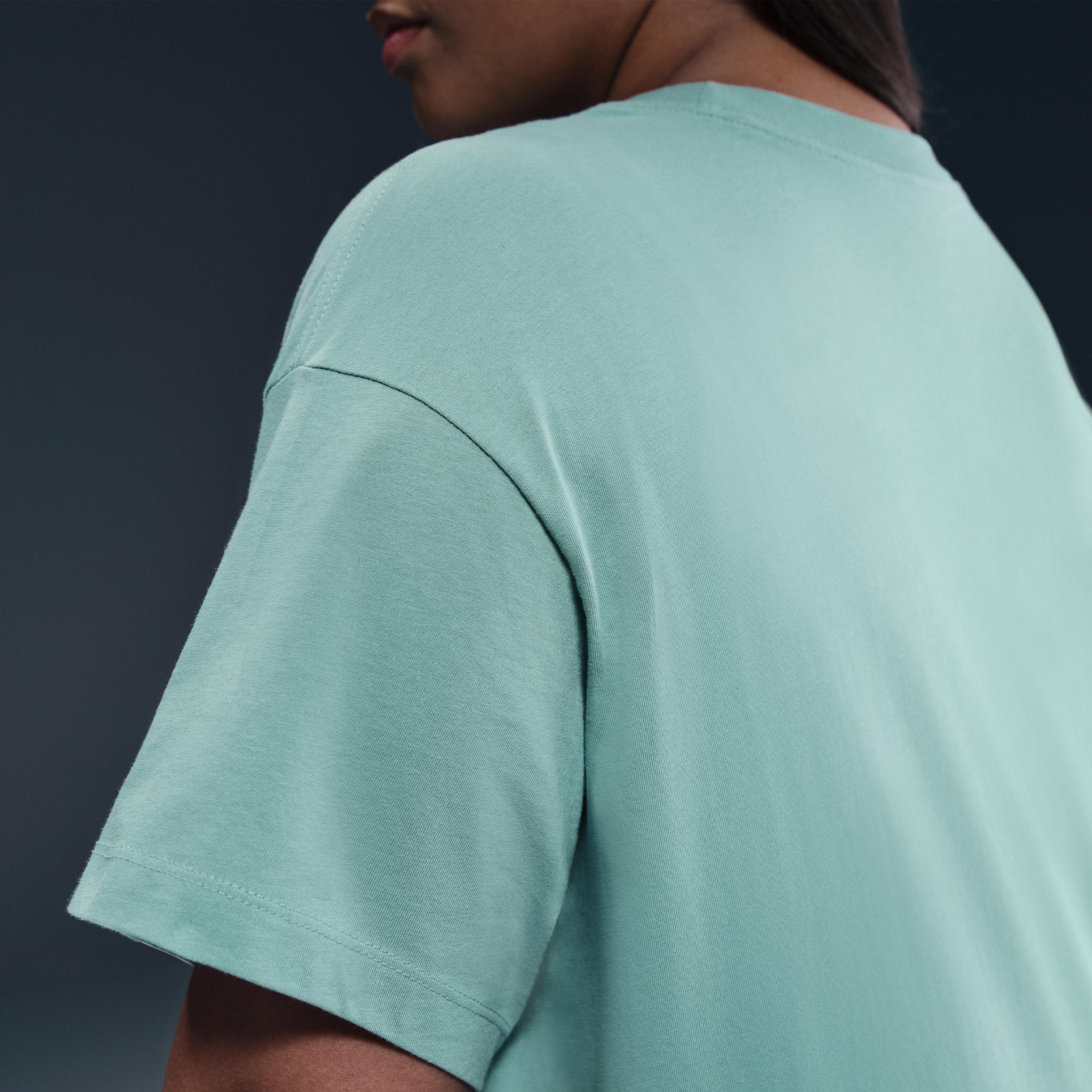 Women's Nike Sportswear Essential T-Shirt (Plus Size) Product Image