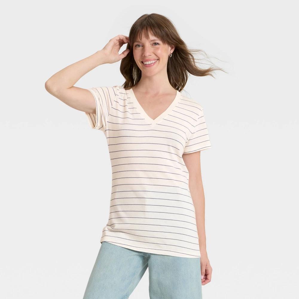 Women's Short Sleeve V-Neck T-Shirt - Universal Thread™ Product Image