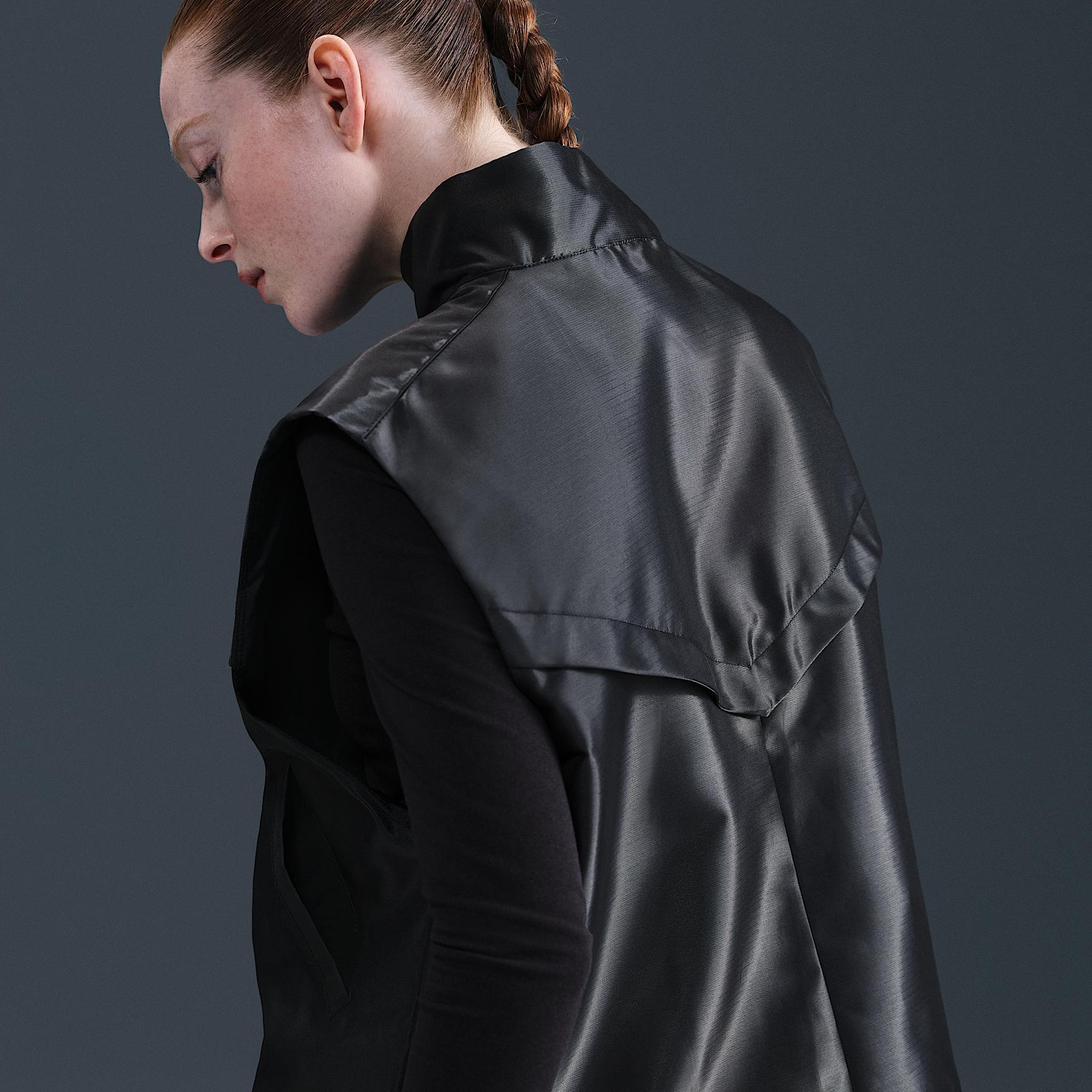 Nike Sportswear Windrunner Women's Shine Vest Product Image