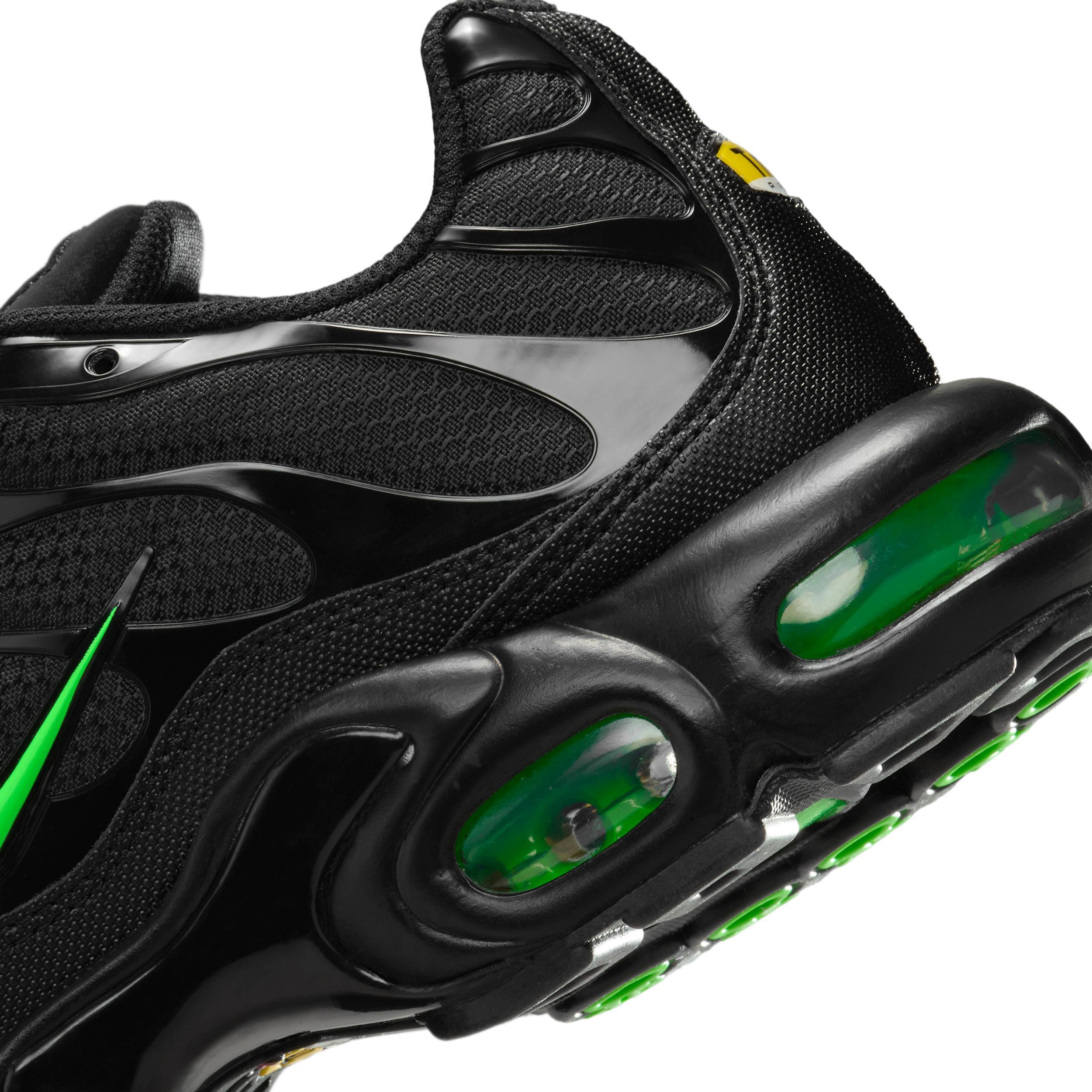 Nike Men's Air Max Plus Shoes Product Image