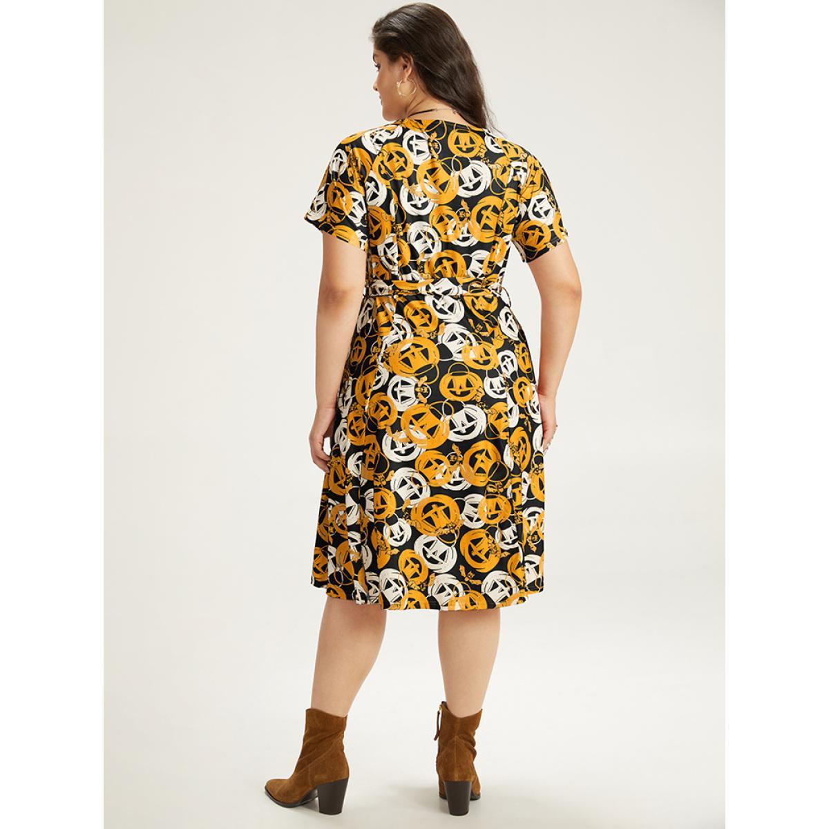 Plus Size Halloween Print Crew Neck Pocket Belted Dress Black Women Elegant Belted Round Neck Short sleeve Curvy Midi Dress BloomChic 22-24/3X Product Image