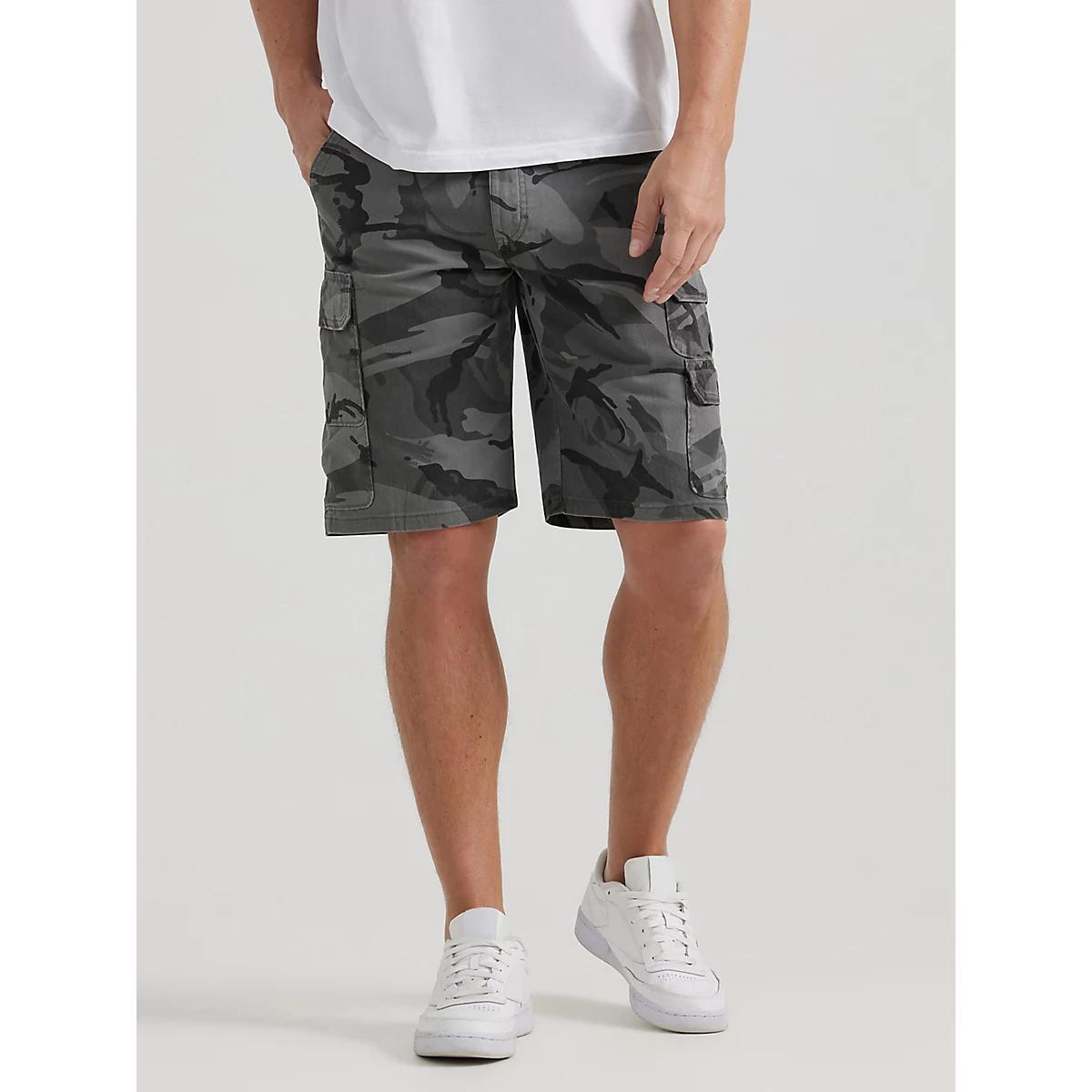 Wrangler® Men's Five Star Premium Stacked Cargo Short in Pewter Product Image