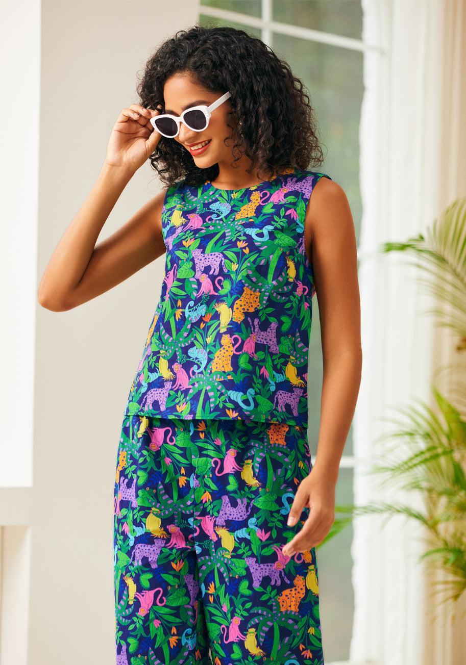 Sleeveless Scoop Neck Top Product Image