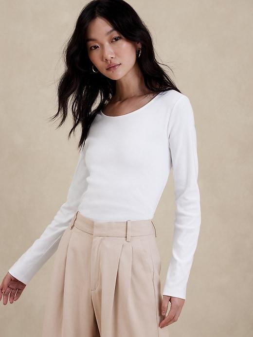 Ribbed Scoop-Back T-Shirt Product Image