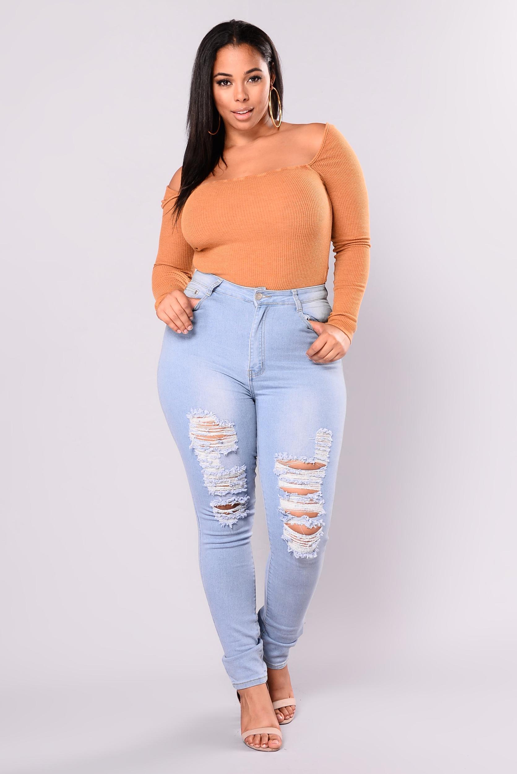 Drive To The Ocean Jeans - Light Blue Wash Product Image