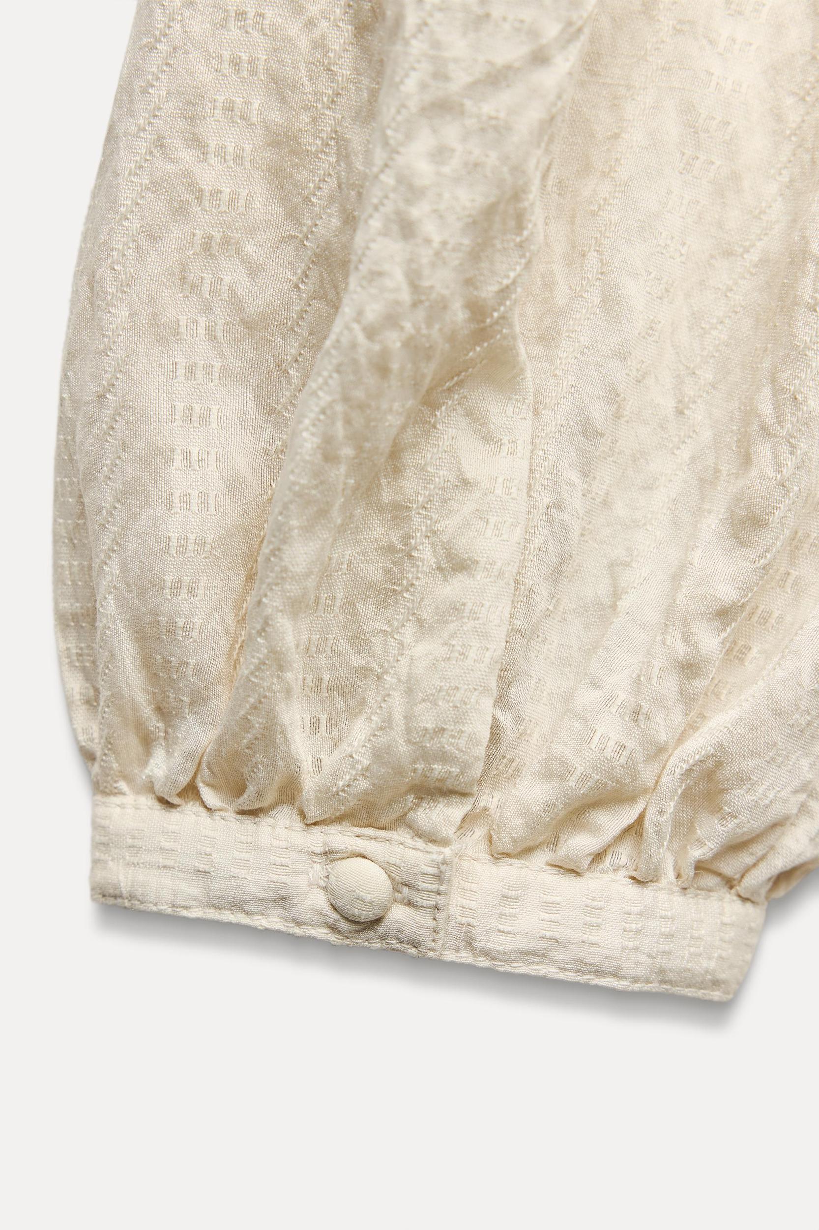 LACE INSERT ROMANTIC SHIRT Product Image